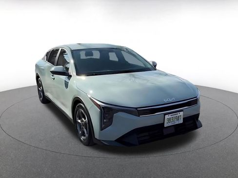 Used 2025 Kia K4 LXS image 3
