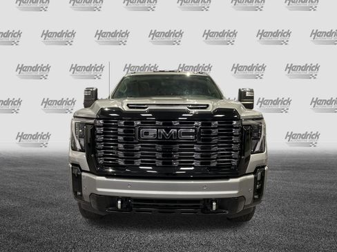 Used 2025 GMC Sierra 2500 Denali Ultimate image 3