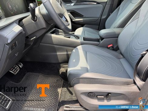 Used 2025 Volkswagen Tiguan SE R-Line AWD/4WD image 13