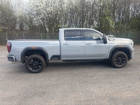 Used 2024 GMC Sierra 3500 AT4 w/ Technology Package image 8