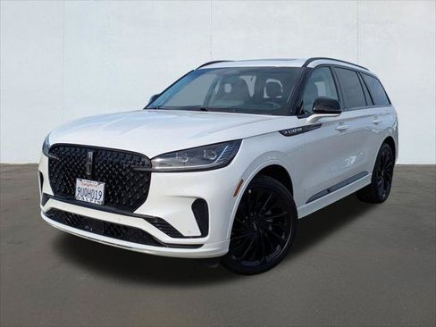 Used 2025 Lincoln Aviator Reserve w/ Equipment Group 201A AWD/4WD image 1