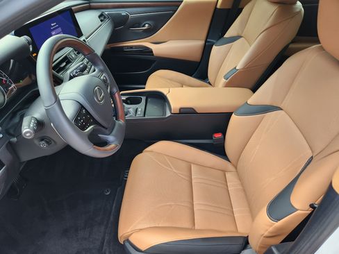 Used 2024 Lexus ES 300h Ultra Luxury w/ Accessory Package (Z2) FWD image 14