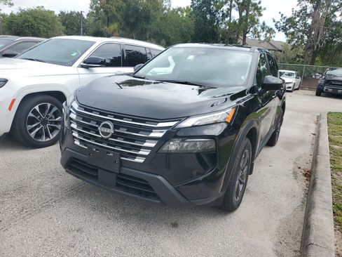 Used 2025 Nissan Rogue SV AWD/4WD image 4