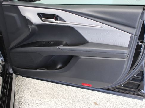 Used 2025 Toyota Camry SE w/ Convenience Package FWD image 33