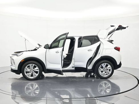 Used 2024 Buick Encore GX Preferred w/ Comfort Package FWD image 45