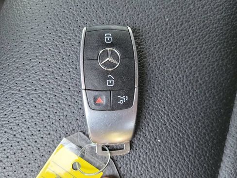 Used 2021 Mercedes-Benz GLE 350 4MATIC image 28