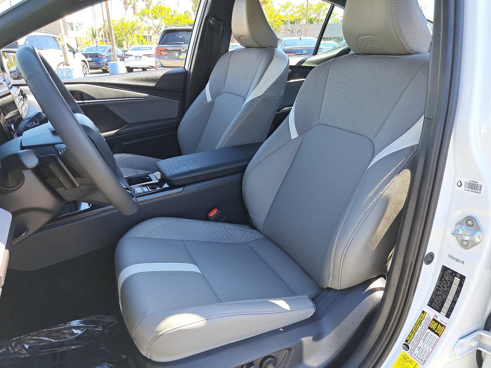 Used 2026 Toyota Camry SE FWD image 15