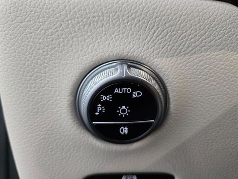 Used 2024 Mercedes-Benz GLC 300 4MATIC image 34