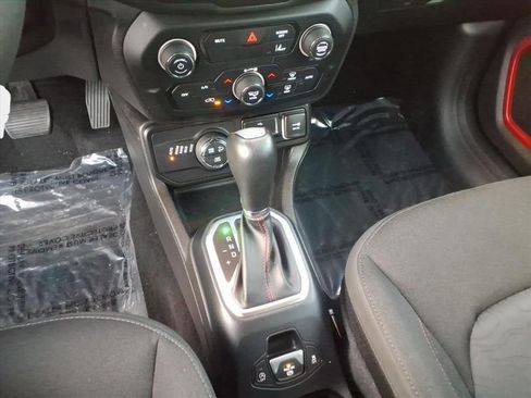 Used 2023 Jeep Renegade Trailhawk image 20