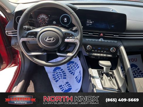 Used 2025 Hyundai Elantra SEL FWD image 8
