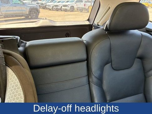 Used 2018 Volvo XC60 T5 Momentum w/ Vision Package AWD/4WD image 13