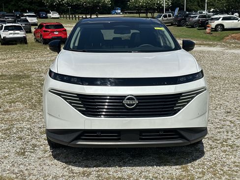 Used 2025 Nissan Murano SL AWD/4WD image 2
