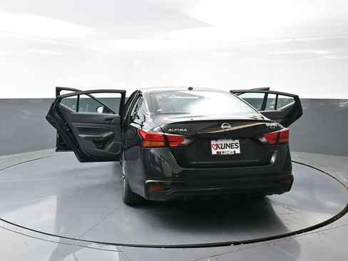 Used 2024 Nissan Altima 2.5 SV image 56