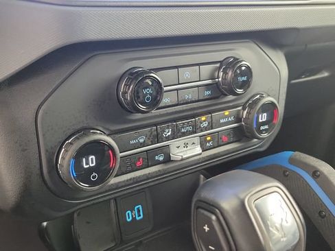 Used 2024 Ford Bronco Black Diamond AWD/4WD image 27