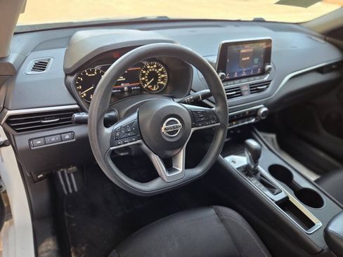 Used 2019 Nissan Altima 2.5 S FWD image 9