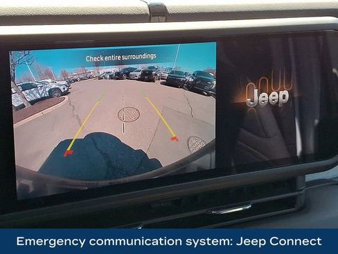 Used 2025 Jeep Wrangler Unlimited Sahara image 13