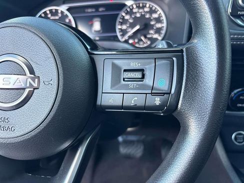 Used 2022 Nissan Rogue SV image 22