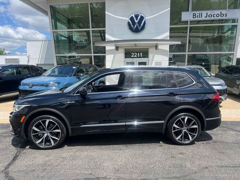 Used 2022 Volkswagen Tiguan SEL R-Line AWD/4WD image 3