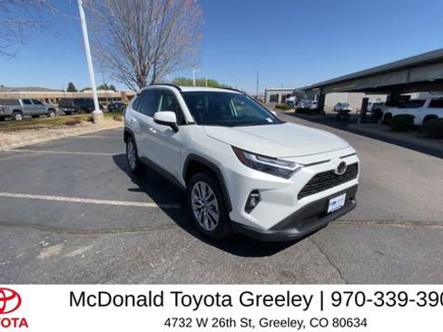Used 2022 Toyota RAV4 XLE Premium image 2