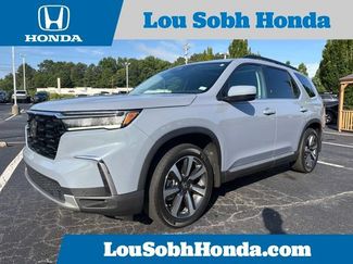 Used 2025 Honda Pilot Touring video 1