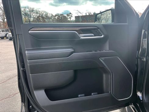 Used 2022 GMC Sierra 1500 Elevation image 9