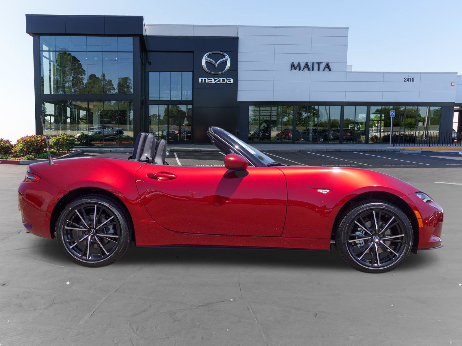 New 2026 MAZDA MX-5 Miata Grand Touring w/ Weather Package RWD image 2
