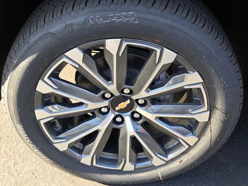 New 2026 Chevrolet Suburban High Country image 5