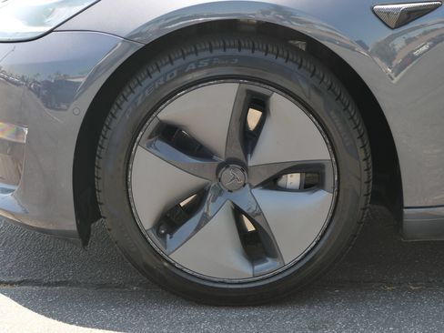 Used 2018 Tesla Model 3 Long Range RWD image 10