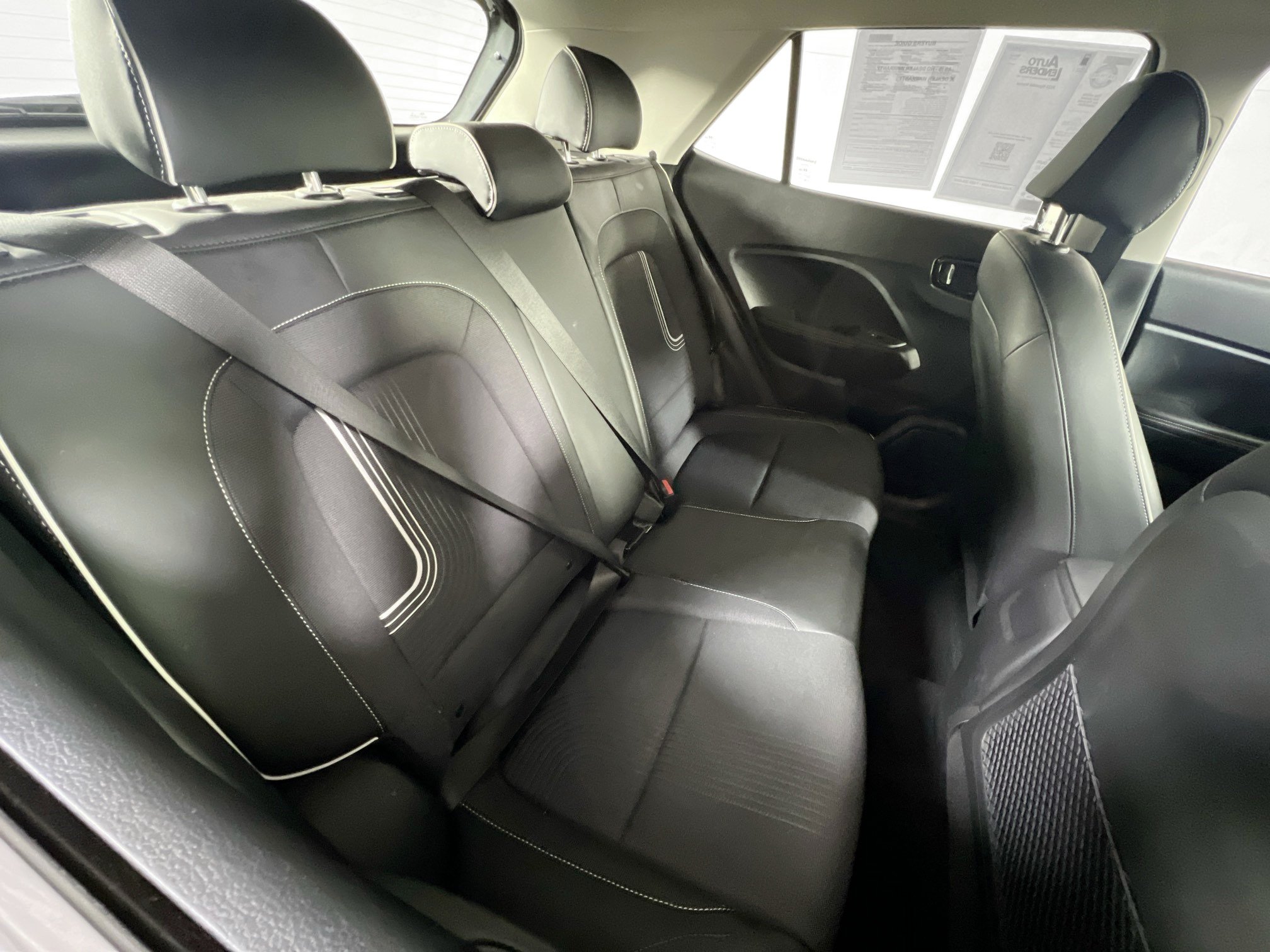 Used 2023 Hyundai Venue Limited FWD image 24