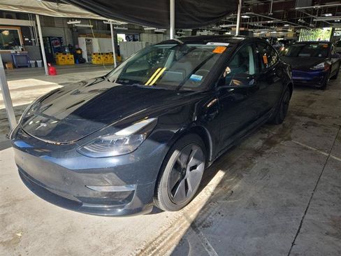 Used 2023 Tesla Model 3 Standard Range RWD image 3