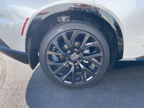 New 2025 Toyota Crown Signia image 22