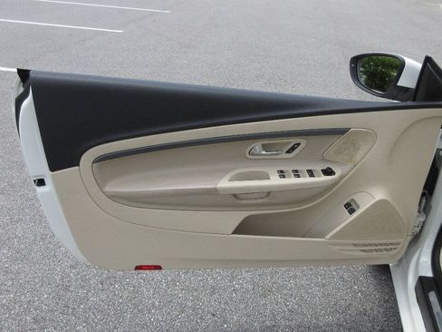 Used 2011 Volkswagen Eos Komfort FWD image 14