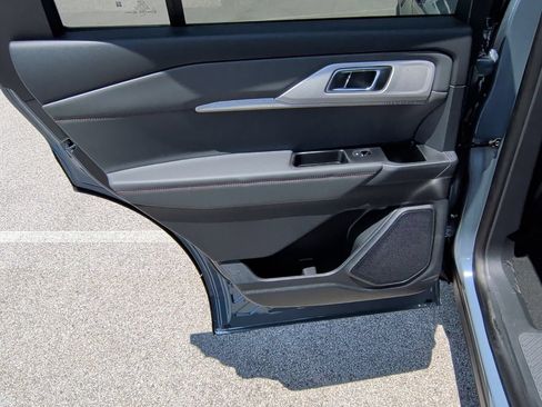 New 2026 Ford Explorer Active RWD image 33