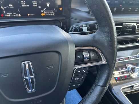 Used 2023 Lincoln Nautilus FWD w/ Premium Package image 32