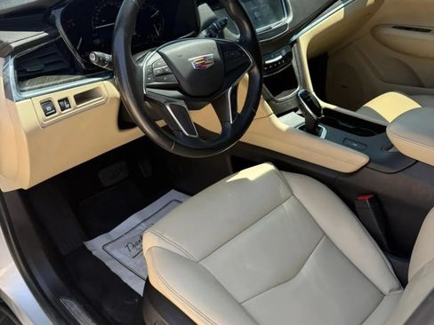 Used 2018 Cadillac XT5 FWD image 12