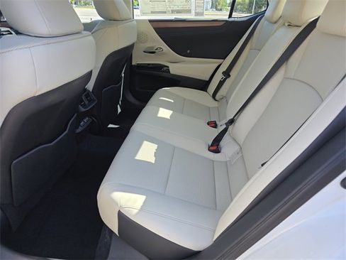 New 2025 Lexus ES 350 w/ Premium Package image 17