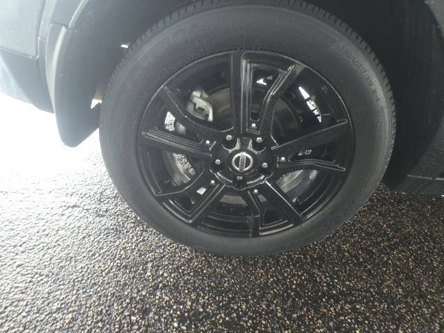 Used 2021 Nissan Kicks SR FWD image 18