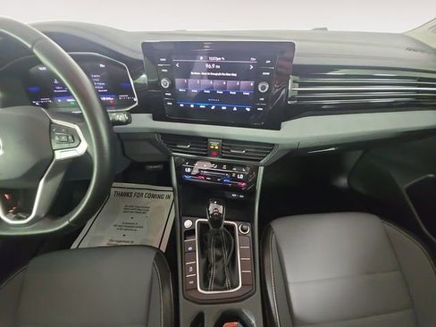 Used 2025 Volkswagen Jetta SE FWD image 11
