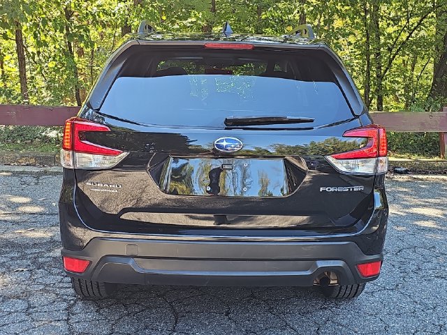 Certified 2023 Subaru Forester Premium AWD/4WD image 6