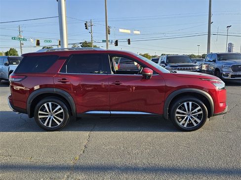 New 2025 Nissan Pathfinder Platinum image 14