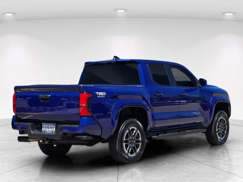 Used 2025 Toyota Tacoma TRD Sport AWD/4WD image 7