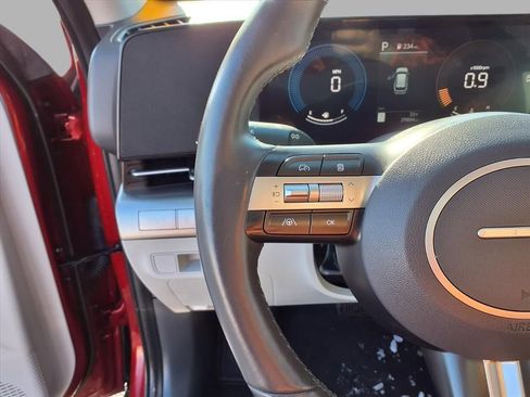 Used 2025 Hyundai Kona SEL image 12