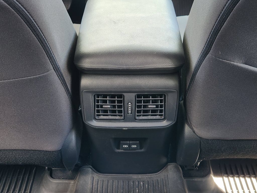 Used 2022 Toyota RAV4 XLE w/ Convenience Package FWD image 24