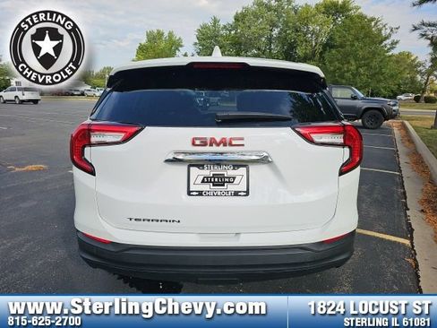 Used 2024 GMC Terrain SLE FWD image 5