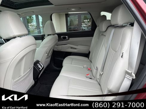 Certified 2024 Kia Sorento S w/ Panoramic Sunroof Package FWD image 17