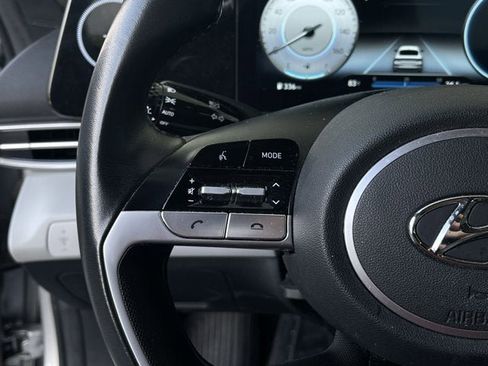 Used 2023 Hyundai Elantra Limited image 19