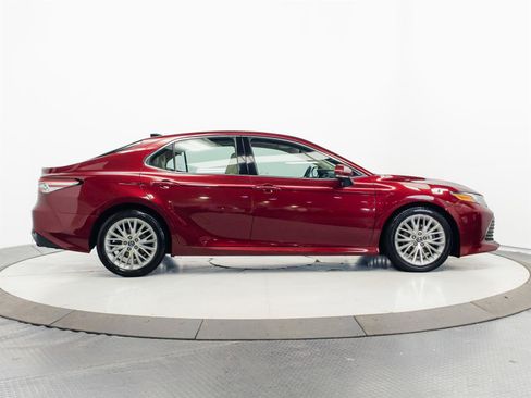 Used 2018 Toyota Camry XLE w/ Audio Package FWD image 12