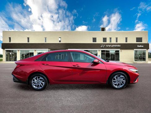 Certified 2026 Hyundai Elantra Hybrid FWD image 2