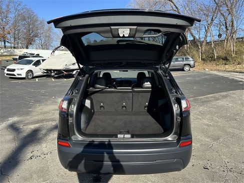 Used 2019 Jeep Cherokee Latitude Plus image 9