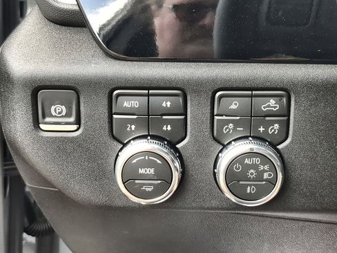 New 2026 GMC Sierra 2500 SLT w/ SLT Premium Package image 18